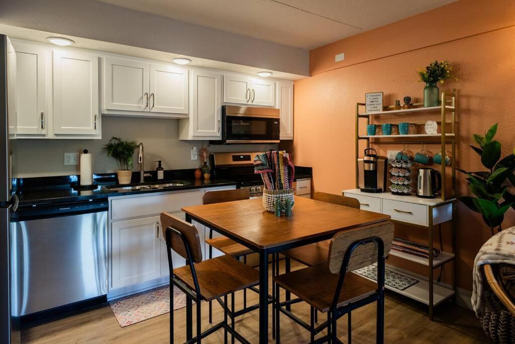 Pet Friendly Boho Condo With Pool--Fitness Center--Next To The Branson Landing--Close To Convention Center And Kanakuk 외부 사진