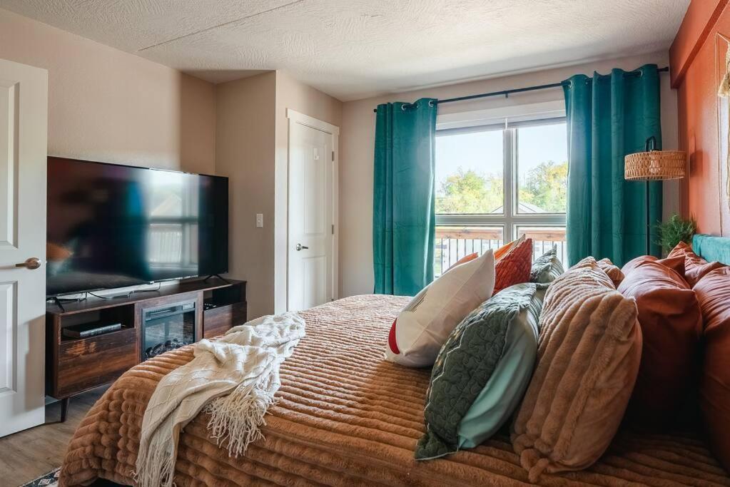 Pet Friendly Boho Condo With Pool--Fitness Center--Next To The Branson Landing--Close To Convention Center And Kanakuk 외부 사진