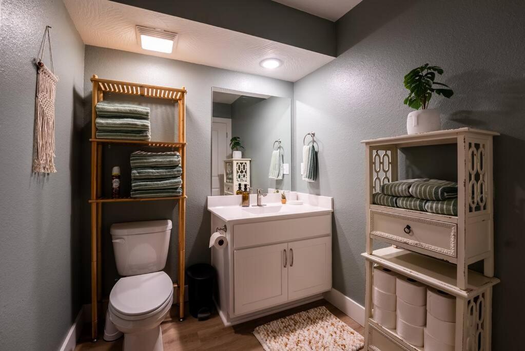 Pet Friendly Boho Condo With Pool--Fitness Center--Next To The Branson Landing--Close To Convention Center And Kanakuk 외부 사진