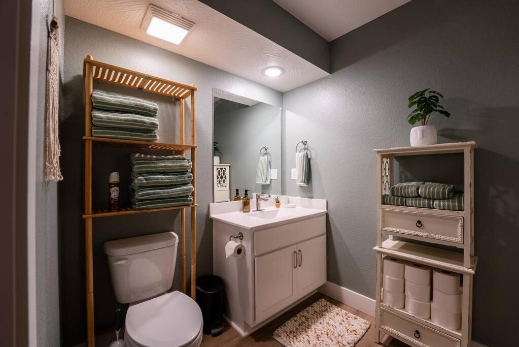 Pet Friendly Boho Condo With Pool--Fitness Center--Next To The Branson Landing--Close To Convention Center And Kanakuk 외부 사진