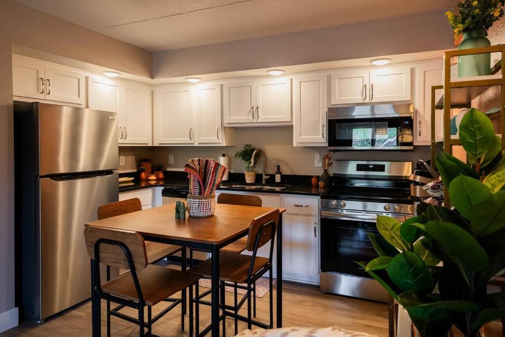 Pet Friendly Boho Condo With Pool--Fitness Center--Next To The Branson Landing--Close To Convention Center And Kanakuk 외부 사진