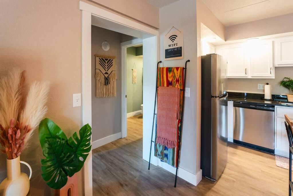 Pet Friendly Boho Condo With Pool--Fitness Center--Next To The Branson Landing--Close To Convention Center And Kanakuk 외부 사진