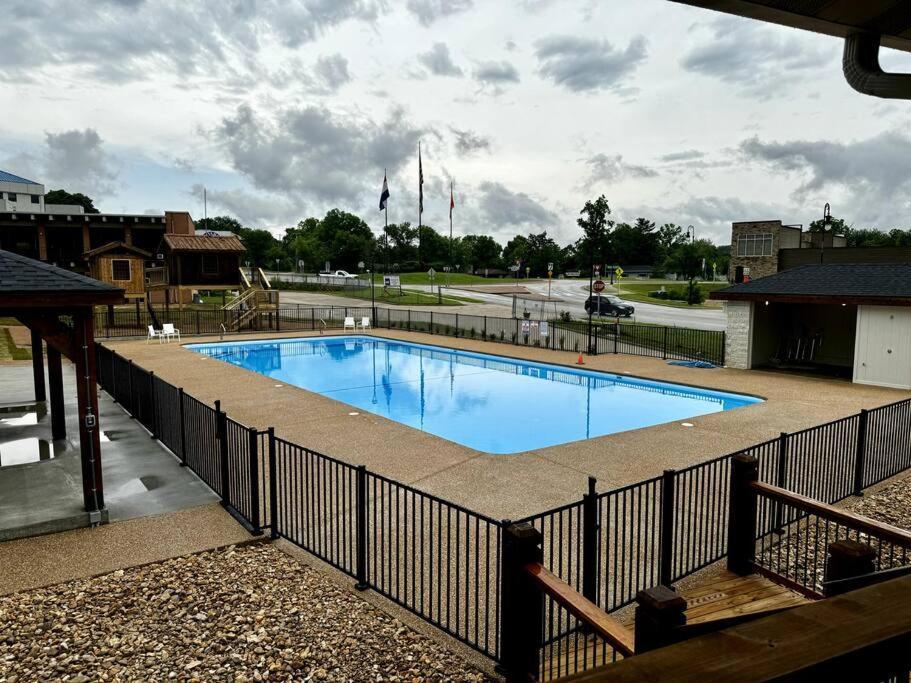Pet Friendly Boho Condo With Pool--Fitness Center--Next To The Branson Landing--Close To Convention Center And Kanakuk 외부 사진